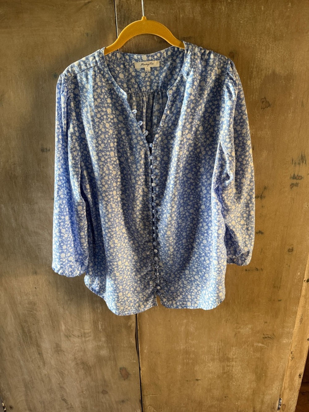 Women’s Light Blue Floral Button-Down Shirt - Relaxed Fit